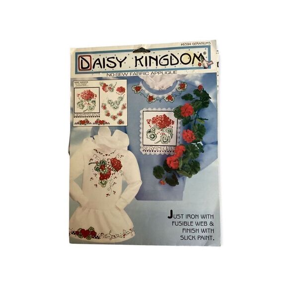 Daisy Kingdom Other - Vintage Daisy Kingdom Geraniums #6394 No Sew Fabric Appliqué